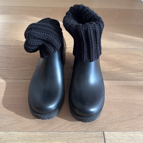 Moncler Water Proof Rubber Booties with Cable Knit Sock Detailing - Picture 4 of 10